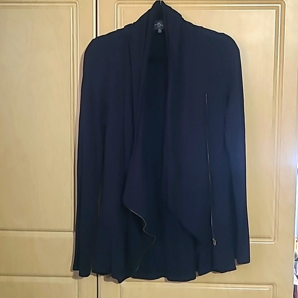 Market and Spruce Cardigan - Picture 2 of 6